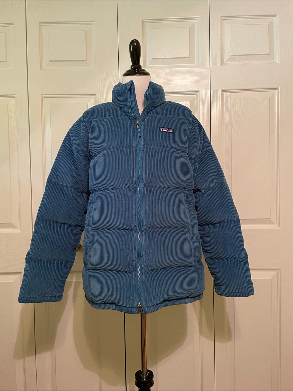 NWT Patagonia Women’s Cord Fjord Puffer Coat with Down Blend Insulation size M